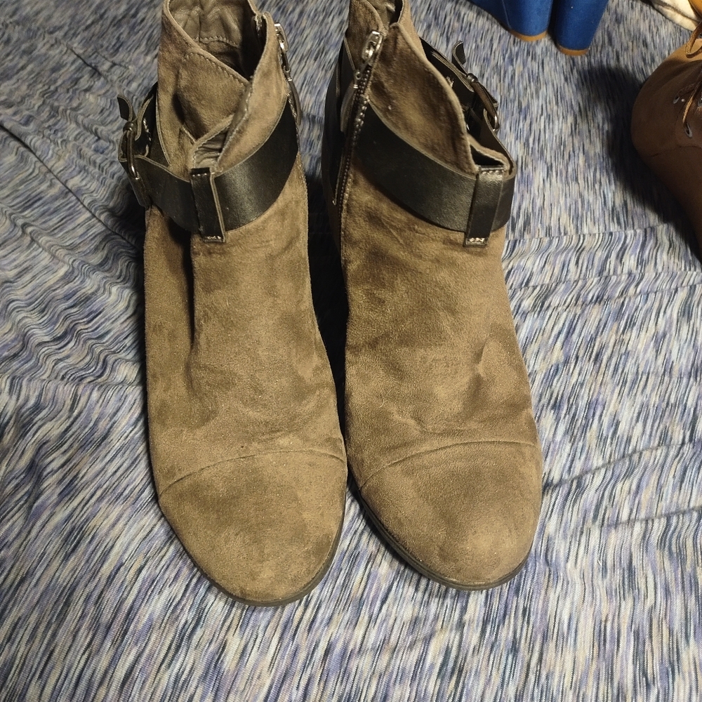 Women's shoes